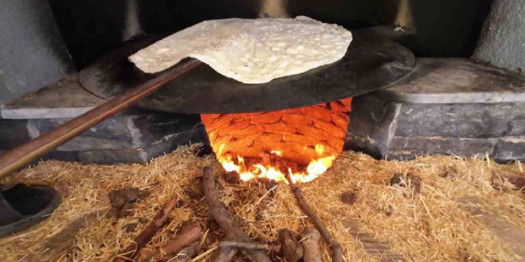 Kadınlar imece usulü yöntemi sürdürüyor! Tandırı olmayana da unu olmayana da yer var: El birliğiyle tüm hanelere giriyor 3